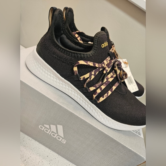 Women's adidas shoes - Picture 5 of 7